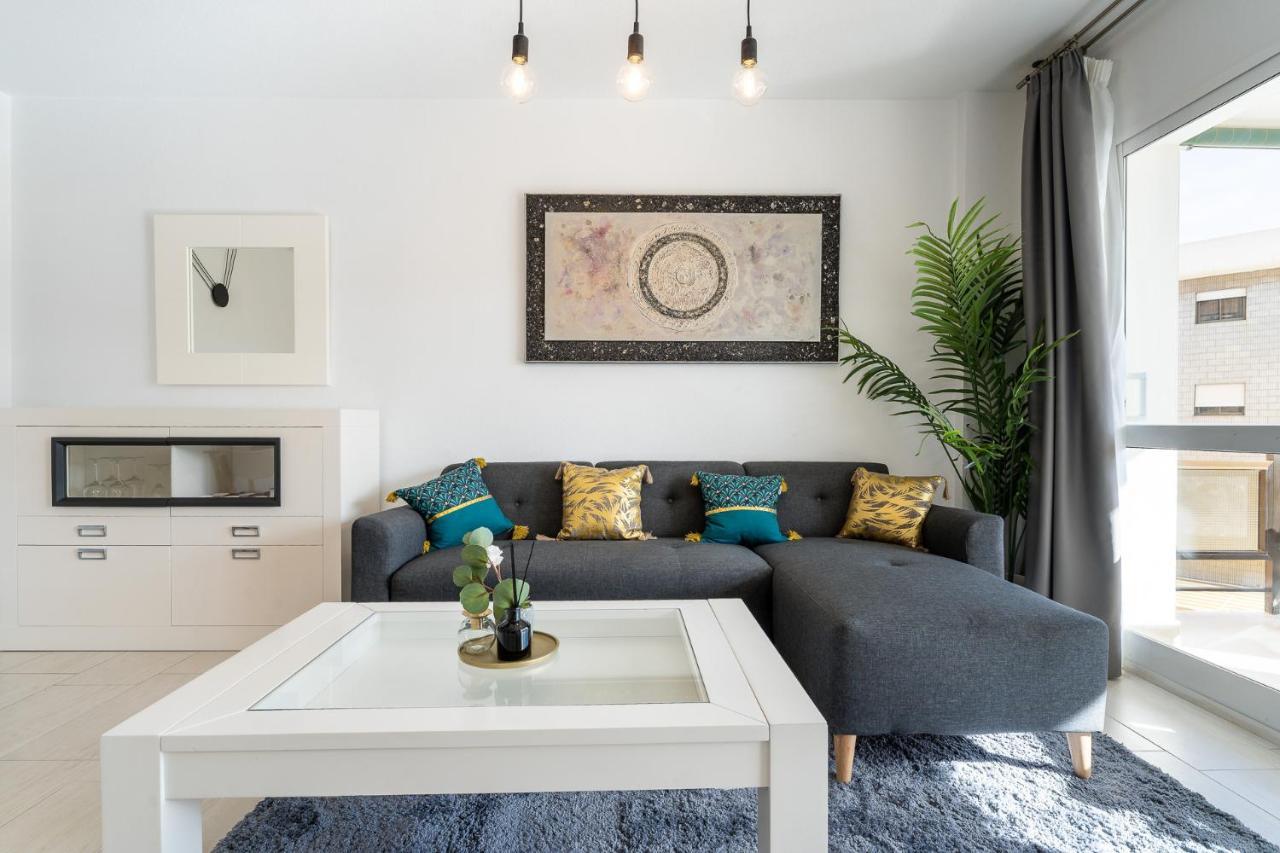 Sea View 2 Bedroom Apartment 2 Min Away From The Beach Τορρεμολίνος Εξωτερικό φωτογραφία